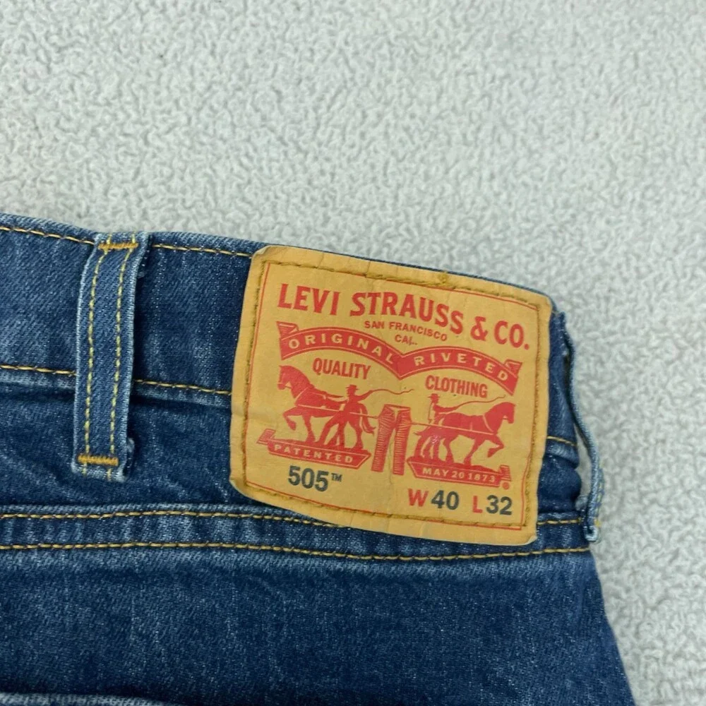 NWOT Levi's 505 Men's W40 L32 Regular Fit Straight Jeans Blue Medium Wash